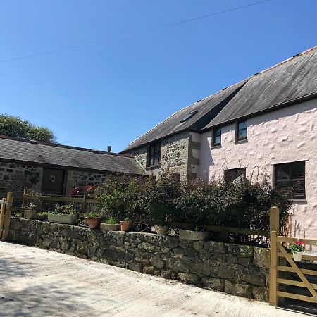 Farm Accommodation - The Lizard Peninsula, Cornwall เฮลสตัน ภายนอก รูปภาพ