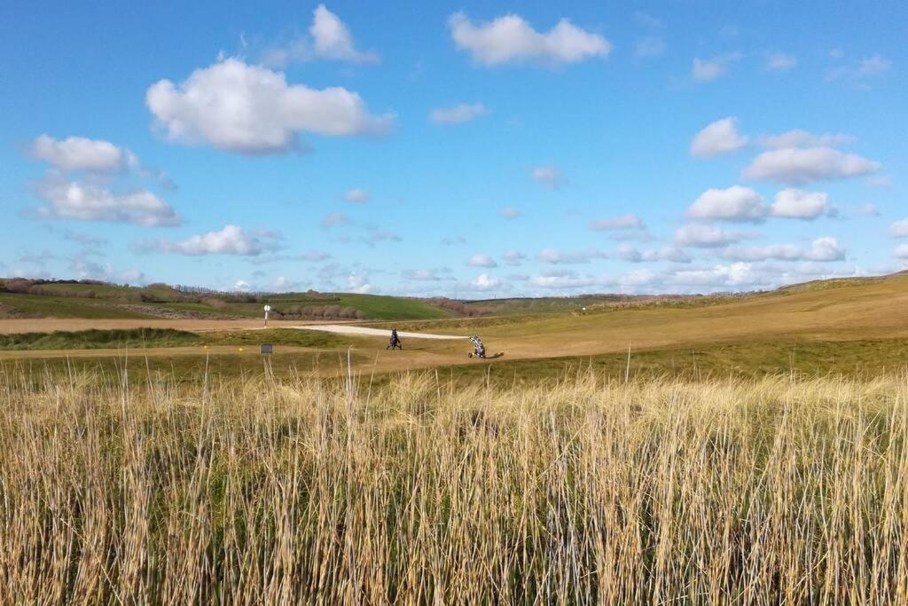 Farm Accommodation - The Lizard Peninsula, Cornwall เฮลสตัน ภายนอก รูปภาพ