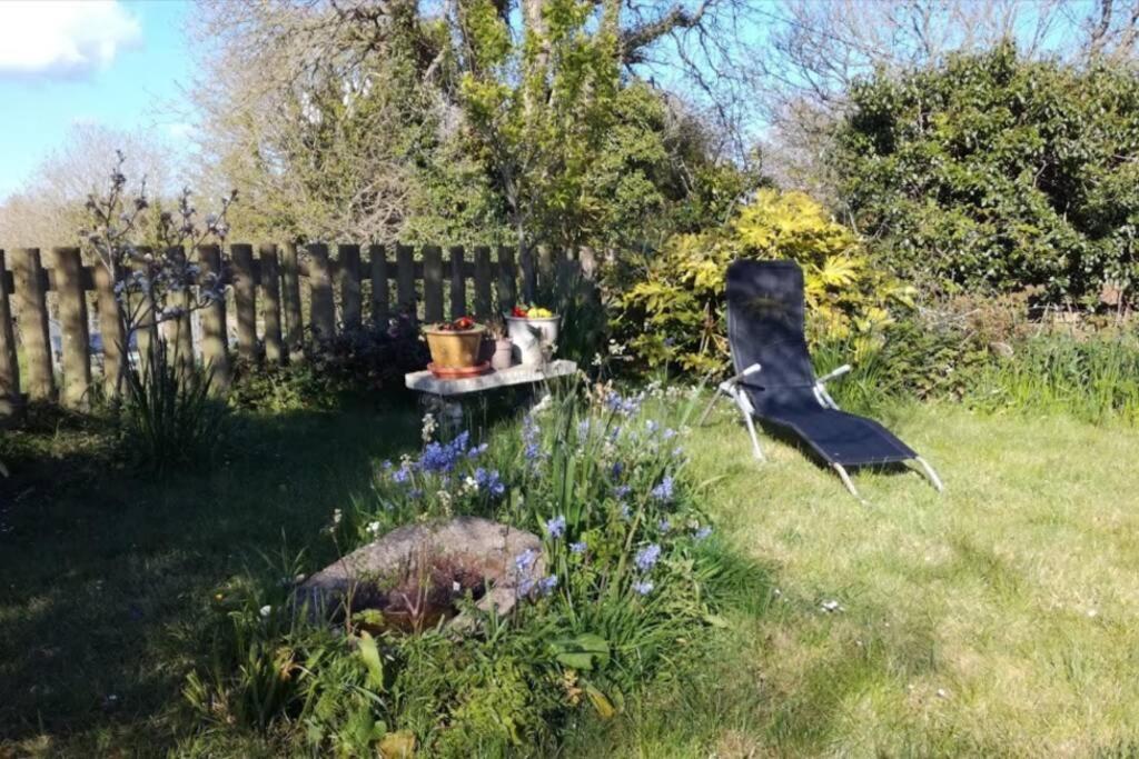 Farm Accommodation - The Lizard Peninsula, Cornwall เฮลสตัน ภายนอก รูปภาพ