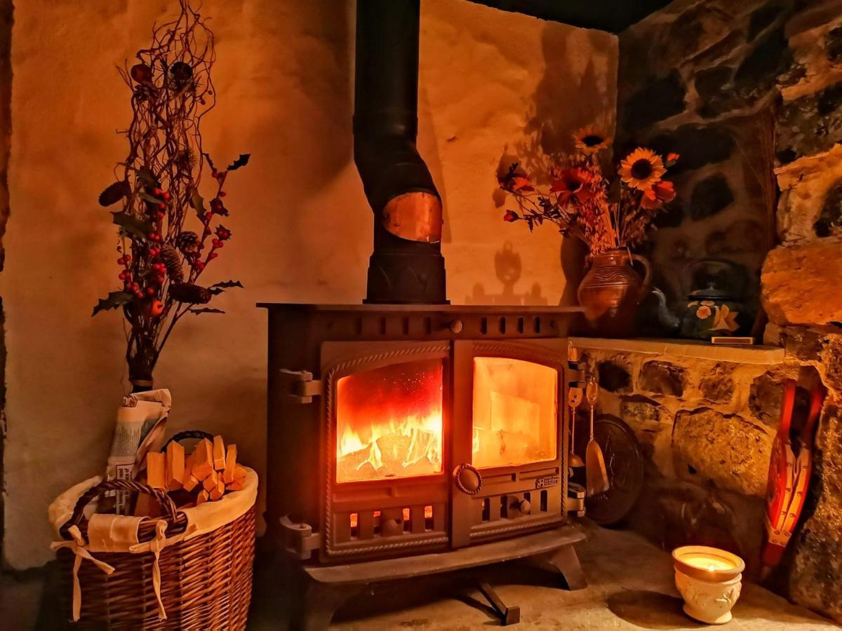 Farm Accommodation - The Lizard Peninsula, Cornwall เฮลสตัน ภายนอก รูปภาพ